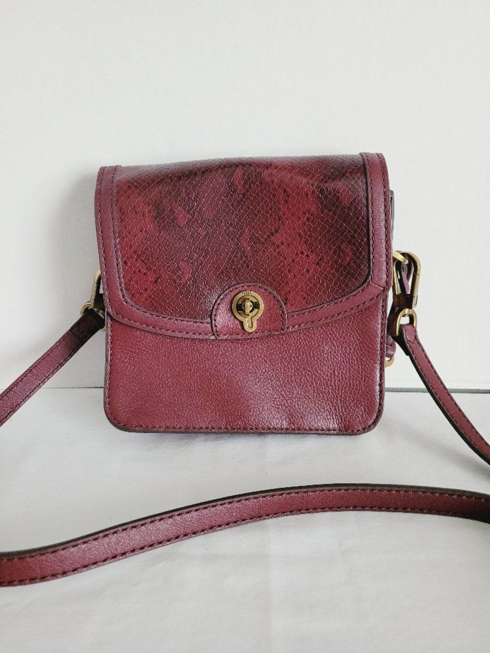 FOSSIL Ainsley Python Croc Print Small Flap Crossbody Burgundy Leather